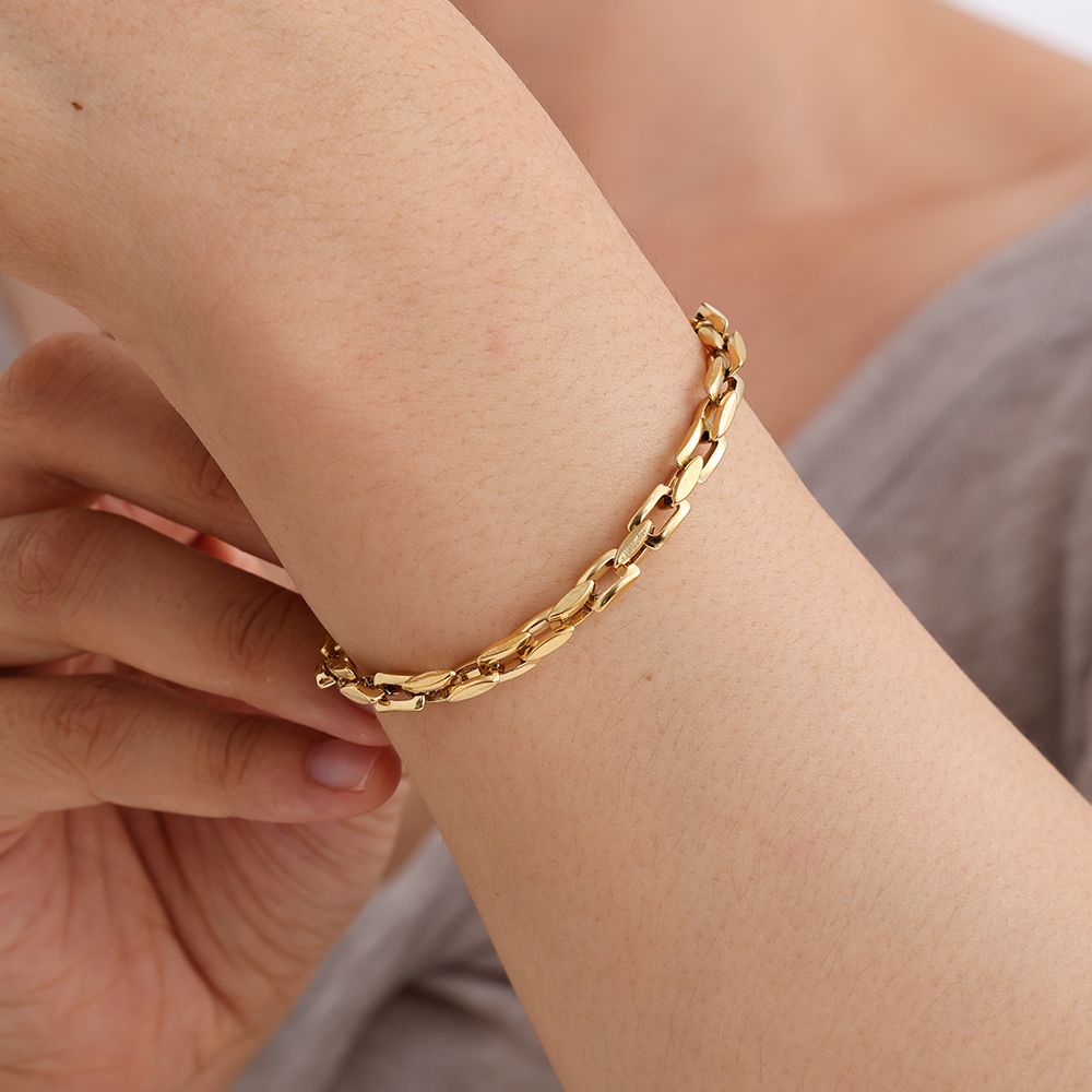 Gold Bracelet with Oval Links