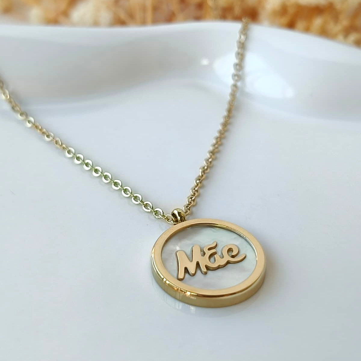 Colar Dourado Mãe com Madrepérola em Aço Inoxidável