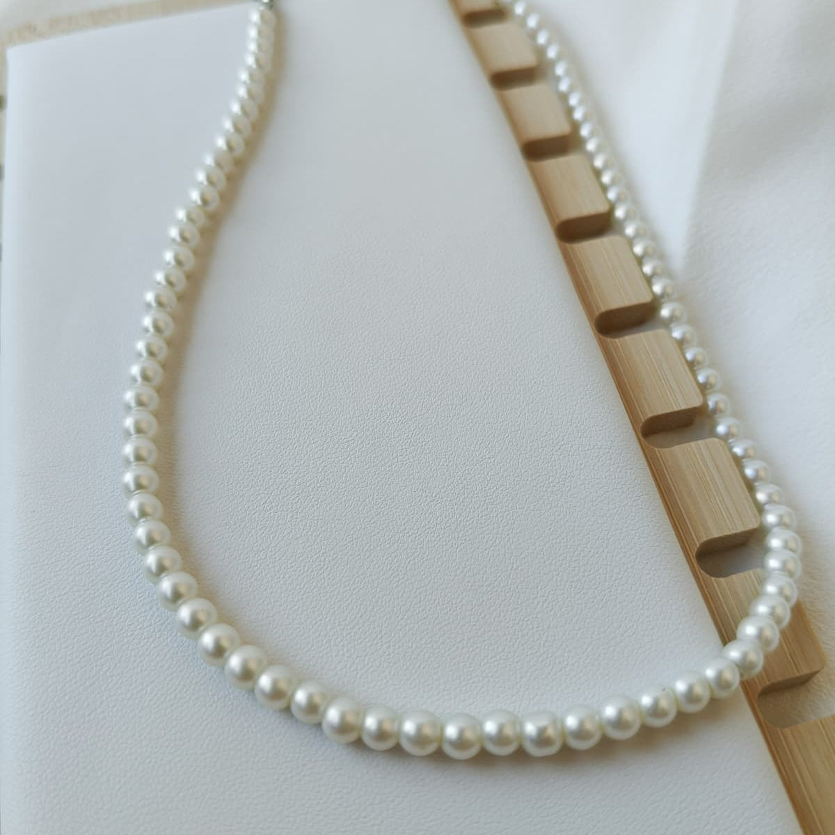 Colar Feminino em Aço com Pérolas Clássicas e Elegantes 3mm