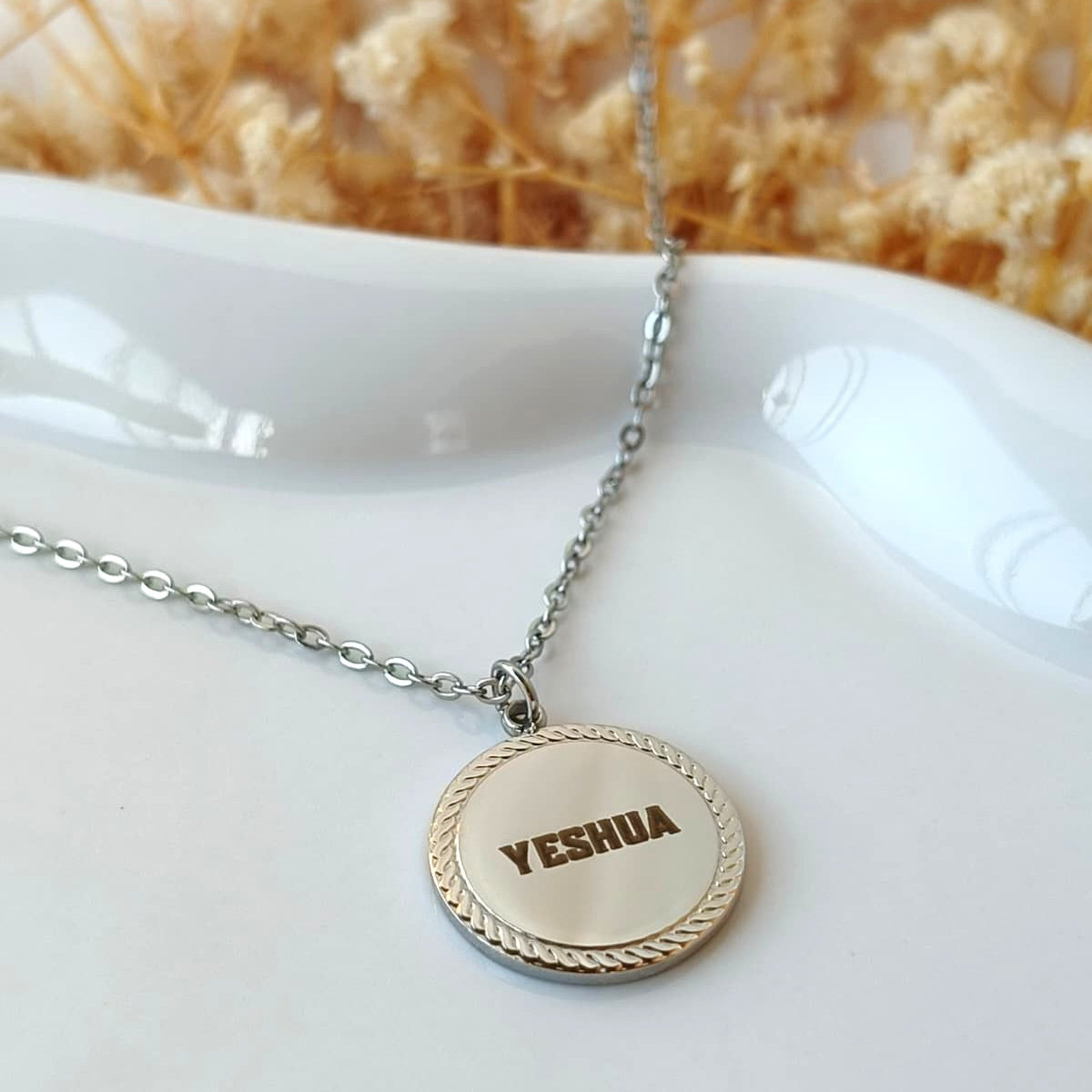 Colar Prateado com Medalha Personalizável em Aço Inoxidável