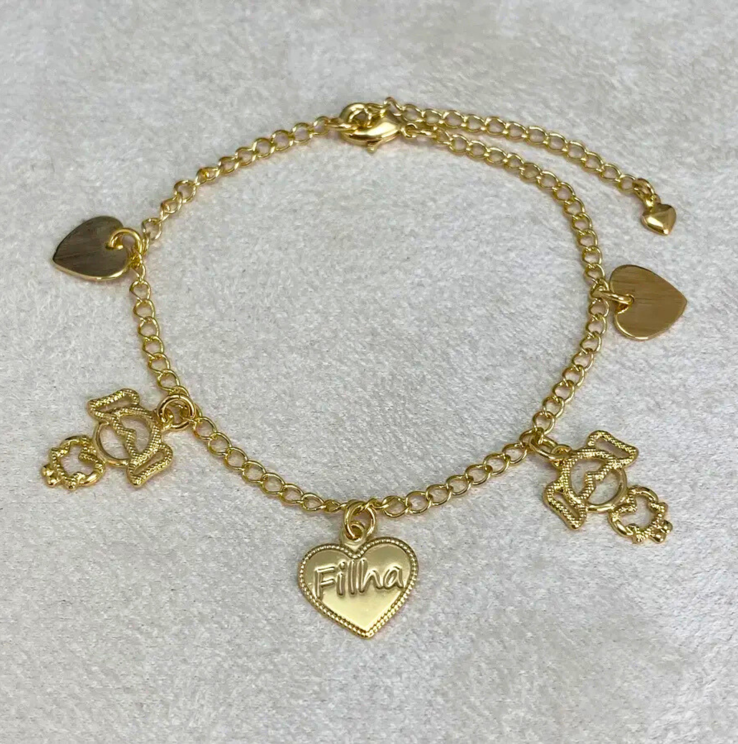 Pulseira 3 Corações com pingentes de Meninas em banho 18K