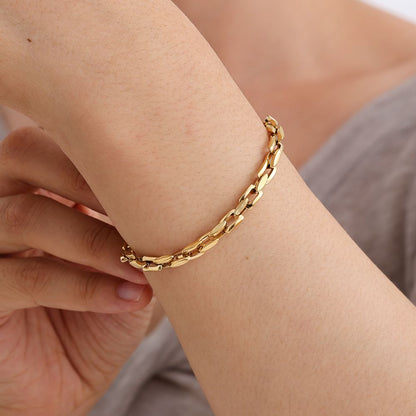 Gold Bracelet with Oval Links