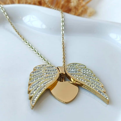 Colar Asas de Anjo com Coração Personalizável em Aço