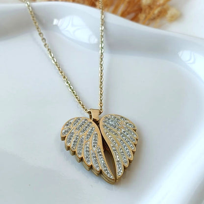 Colar Asas de Anjo com Coração Personalizável em Aço