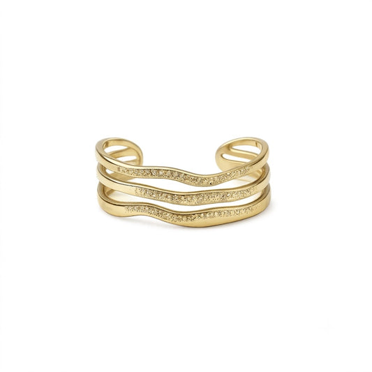 Pulseira Rígida Dourada com Design de Três Linhas Onduladas